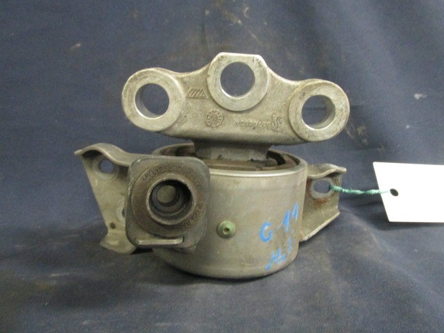 Fiat Grande Punto 55700654 számú motortartó gumibak 