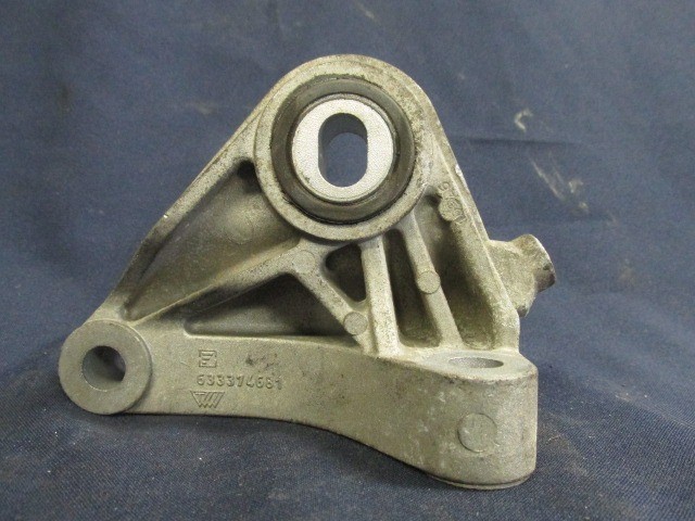 Fiat Grande Punto és Alfa Romeo Mito 55700657 számú alsó kitámasztó gumibak