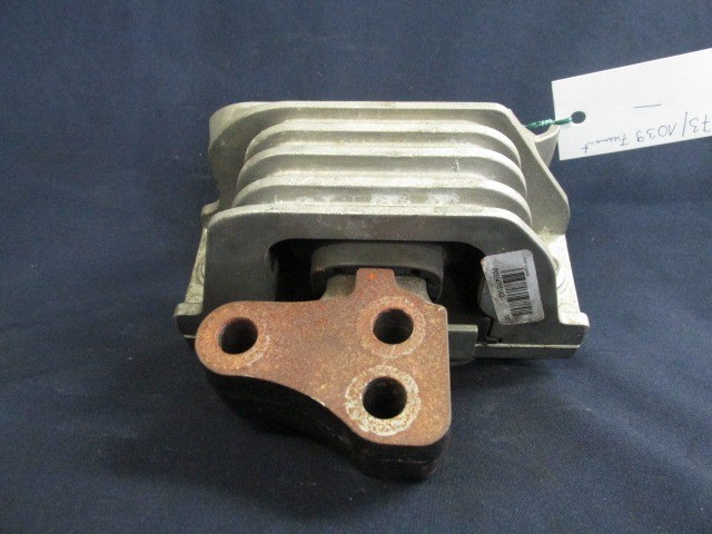 Fiat Freemont K05147131AD  számú motortartó gumibak 