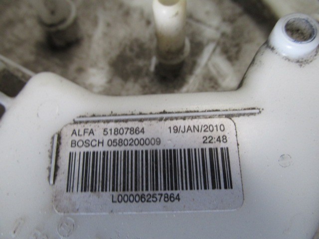 Alfa Romeo Giulietta 1,4 16v benzin üzemanyagszivattyú 51807864 , 0580200009