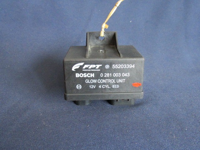 Alfa Romeo , Fiat , Lancia izzító relé 0281003043