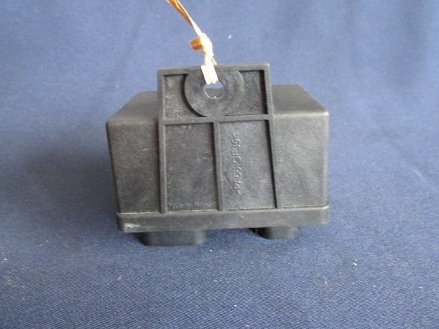 Alfa Romeo , Fiat , Lancia izzító relé 0281003043