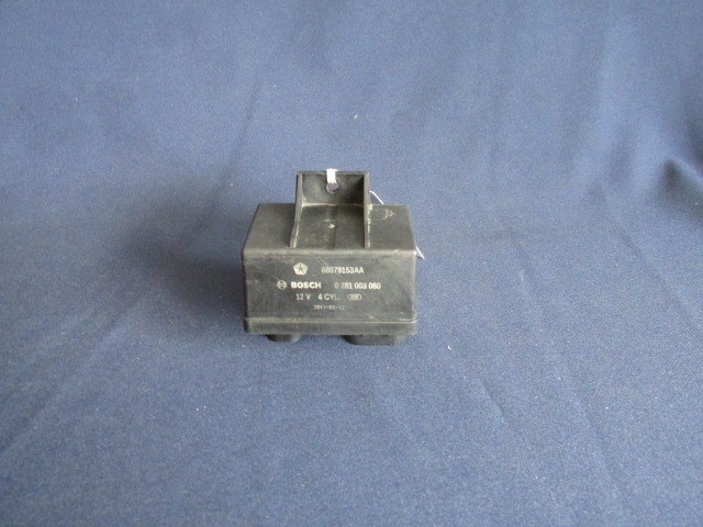 Fiat Freemont 0281003060 számú izzító relé