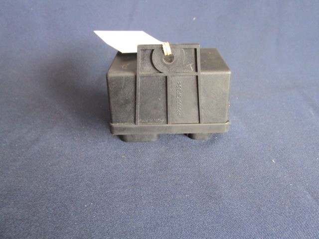 Fiat Freemont 0281003060 számú izzító relé