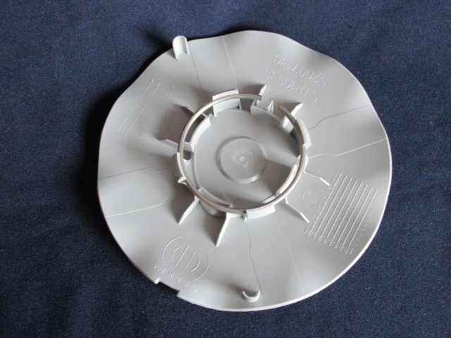 Lancia ezüst színű felni közép kupak