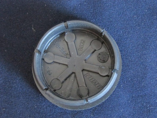 Fiat 5 cm átmérőjű, kék színű, gyári új felni közép kupak 51716379