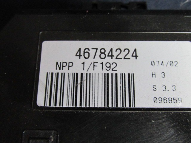 Fiat Stilo jobb oldali ablakemelő vezérlő 46784224