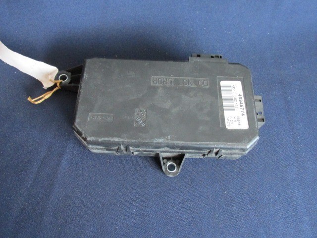 Fiat Croma jobb oldali ablakemelő vezérlő 46846774