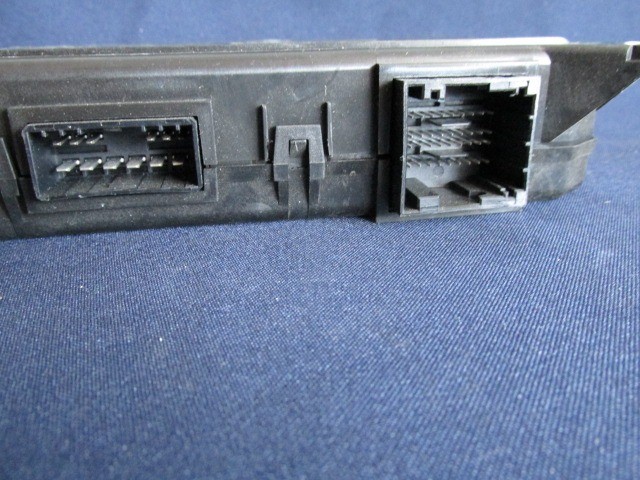 Fiat Croma jobb oldali ablakemelő vezérlő 46846774