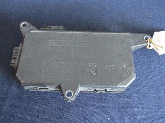 Fiat Stilo jobb oldali ablakemelő vezérlő 51714519