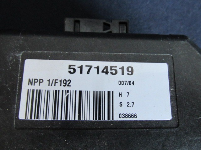 Fiat Stilo jobb oldali ablakemelő vezérlő 51714519