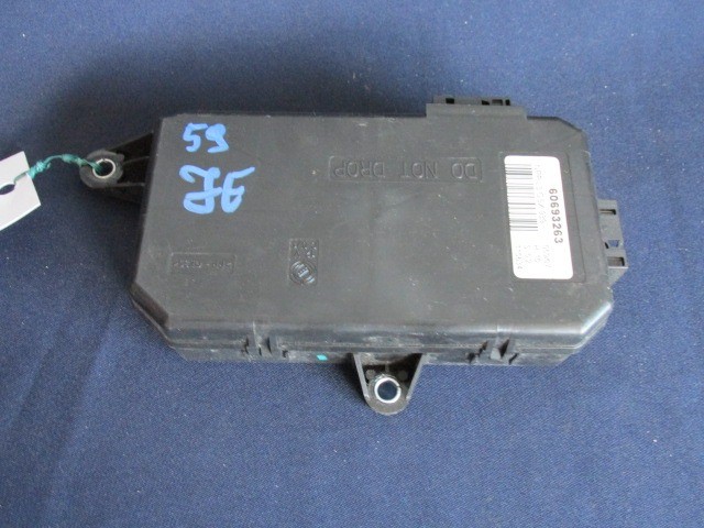 Alfa Romeo 159 jobb oldali ablakemelő vezérlő 60693263