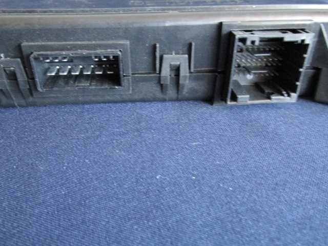 Alfa Romeo 159 bal oldali ablakemelő vezérlő 60694285