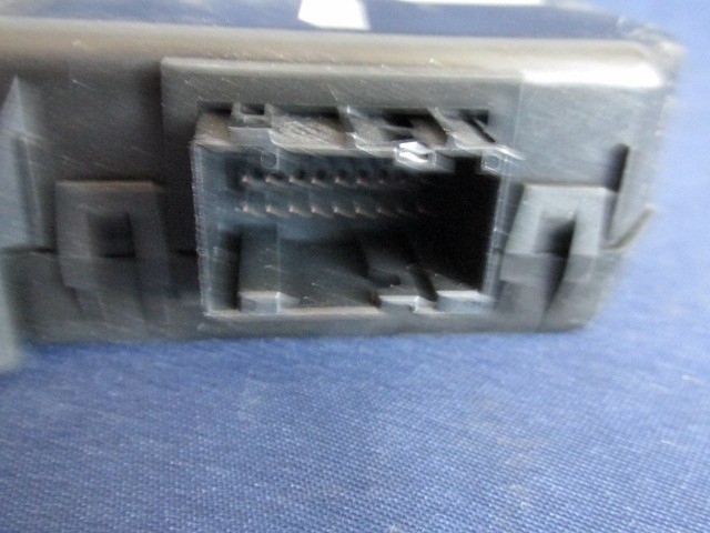 Alfa Romeo 159 bal oldali ablakemelő vezérlő 60694286