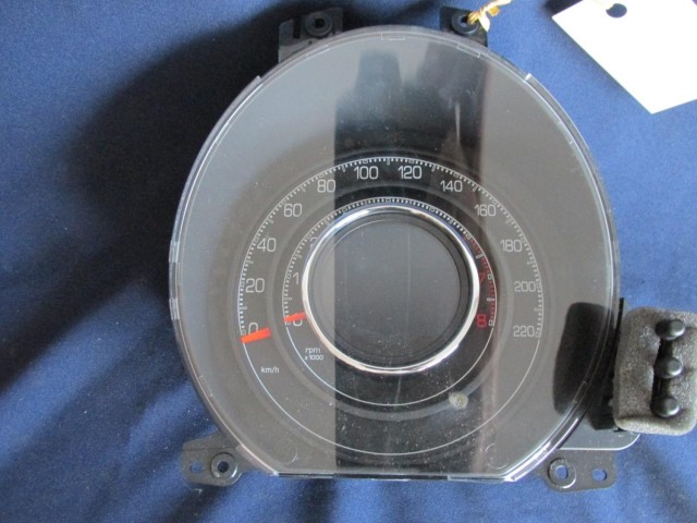 Fiat 500 735516048 számú óracsoport