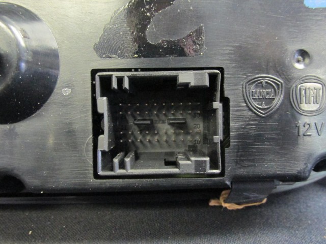 Alfa Romeo Giulietta digit fűtéskapcsoló 156099234