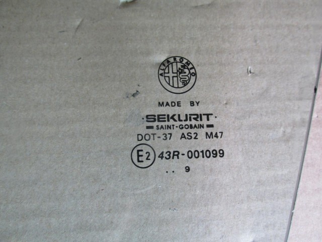 Alfa Romeo 146 bal első,lejáró, zöld színű üveg 