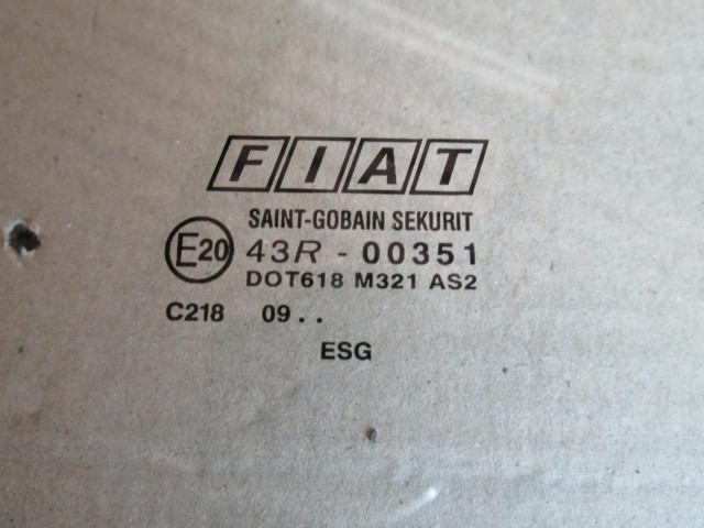 Fiat Panda II. jobb első, lejáró,zöld színű üveg
