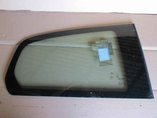 Fiat Punto 3 ajtós jobb hátsó,fix,zöld színű üveg