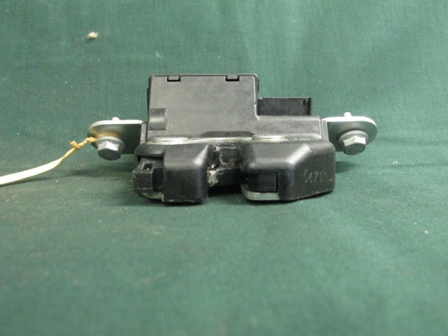 Alfa Romeo Giulietta csomagtérajtó zár  55701971