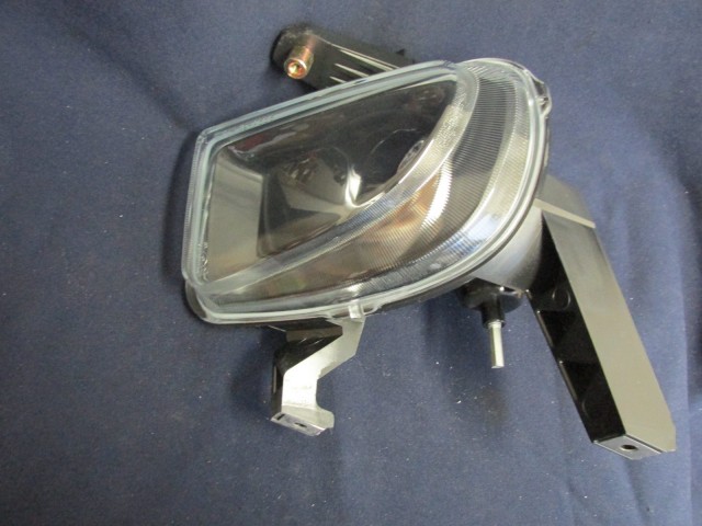 Fiat Grande Punto bal oldali, utángyártott új, fekete házas ködlámpa