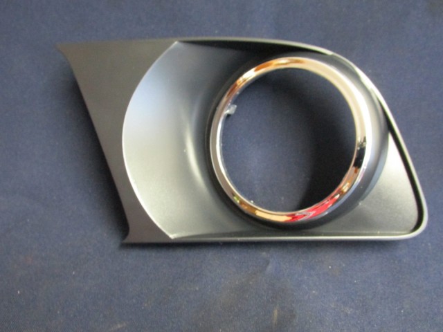 Alfa Romeo 159 utángyártott új, jobb oldali ,ködlámpa keret