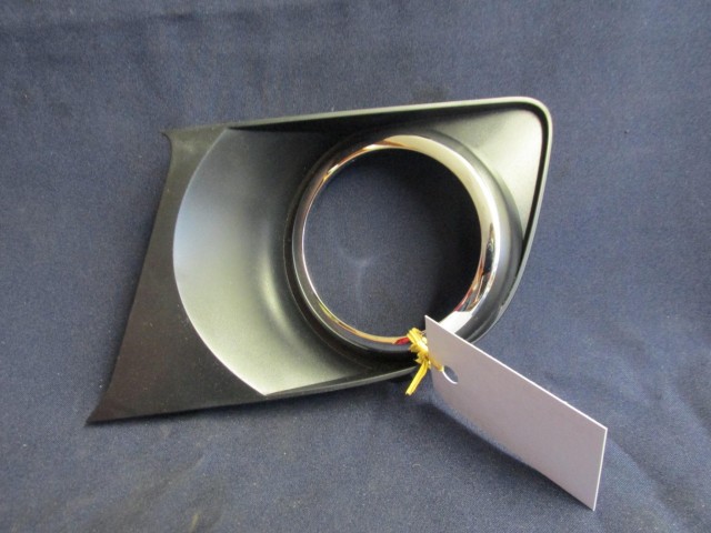 Alfa Romeo 159 utángyártott új, bal oldali ,ködlámpa keret