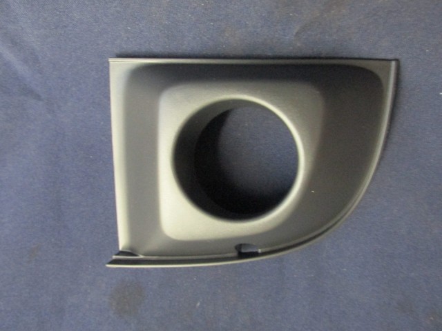 Fiat 500 2007-2015 utángyártott új,bal oldali ködlámpa keret