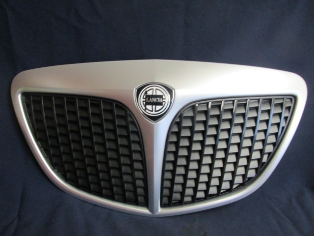 Lancia Ypsilon 2003-2011 gyári új,matt króm keretes díszrács