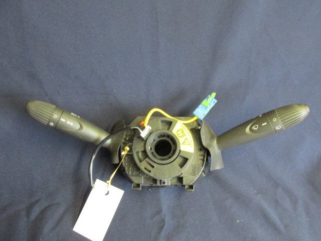 Fiat Punto  III. 2003-2010 légzsákos,trip gombos kormánykapcsoló 735400222