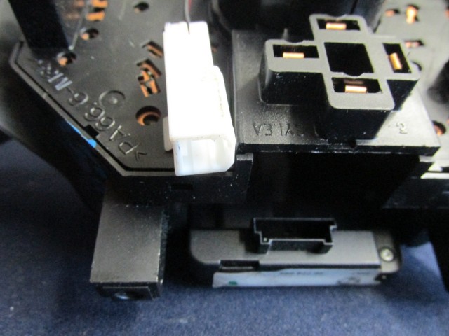 Alfa Romeo 156 szedán 2001-2005 kormánykapcsoló 156047938