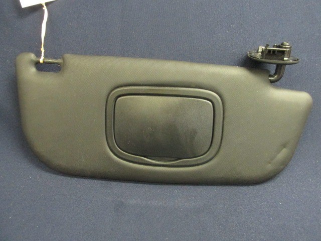 Alfa Romeo 147, Gt fekete színű,tükrös,jobb oldali napellenző