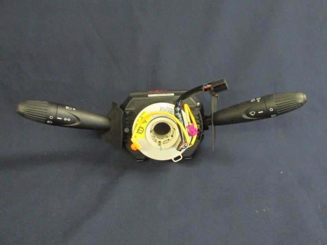 Fiat 500 2007-2015 fekete színű, multikormányos kormánykapcsoló 735472470