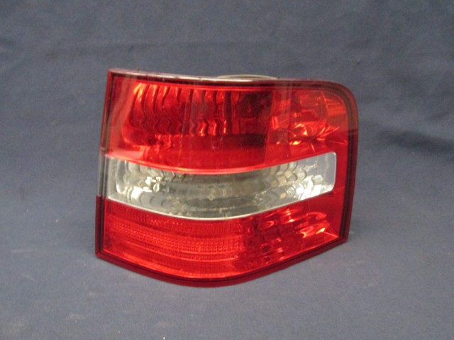 Fiat Stilo kombi  jobb hátsó külső lámpa 46758986