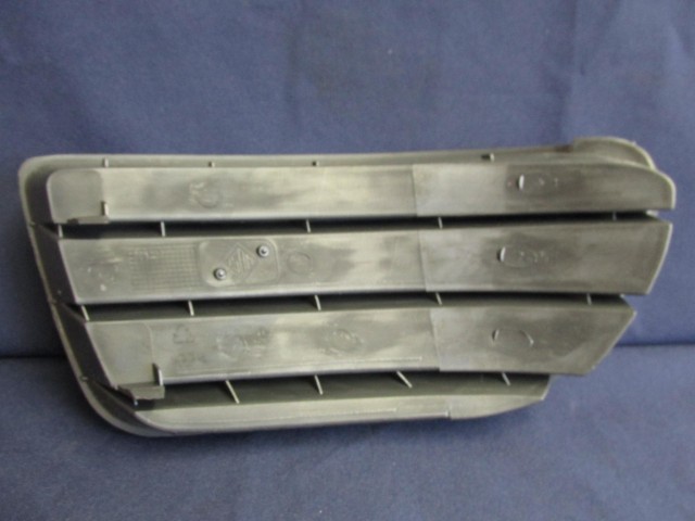 Fiat Punto III. utángyártott új, jobb oldali ,lökhárító rács