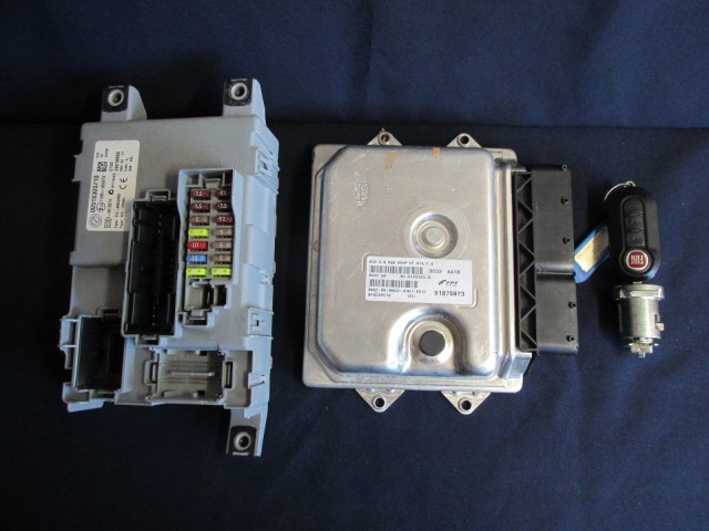 69332 Fiat 500 900cm TwinAir motorvezérlő szett 51875973