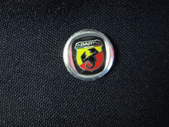 Abarth új kulcs embléma 