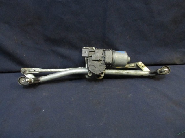 Alfa Romeo Gt első ablaktörlő motor mechanikával