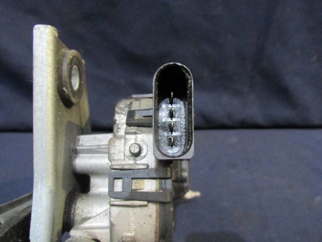 Alfa Romeo Gt első ablaktörlő motor mechanikával