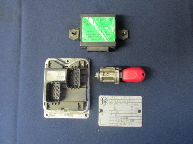 72045 Alfa Romeo 156 2,0 16v benzin Euro 2 motorvezérlő szett 0261204948 , 46548643