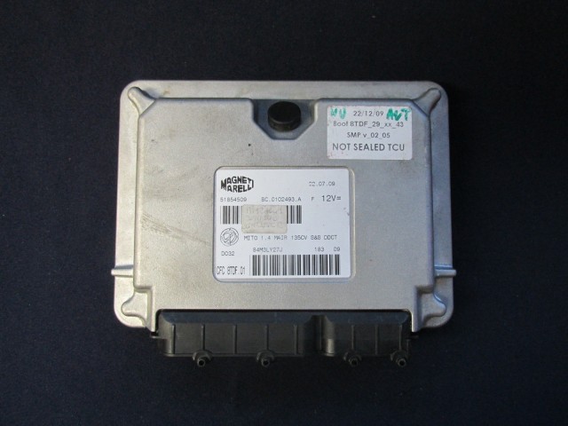Alfa Romeo Mito 1,4 benzin motorvezérlő 51854509