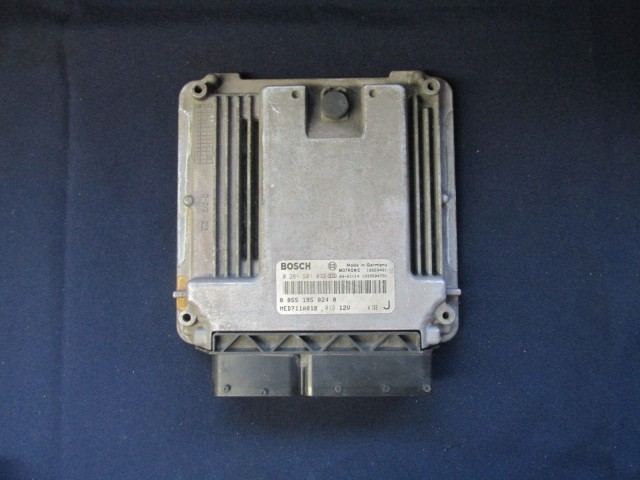 Alfa Romeo Gt 2,0 benzin motorvezérlő 0261S01032