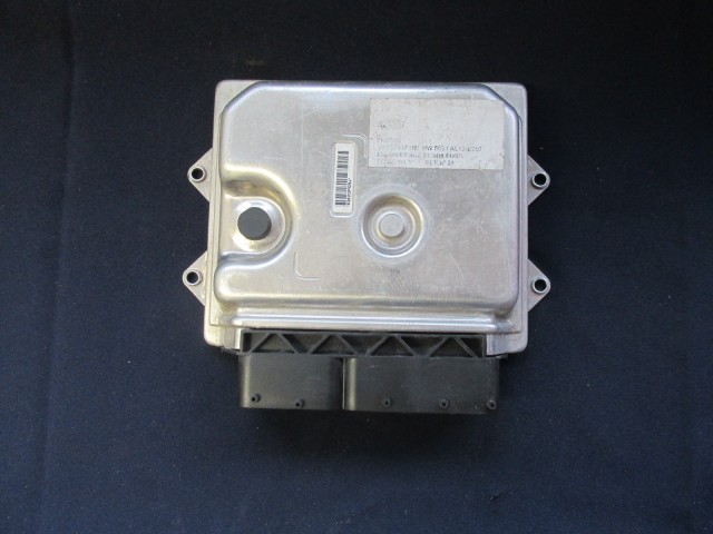 72100 Fiat 500 0,9 benzin motorvezérlő 51837121