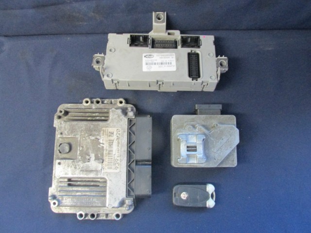 72131 Alfa Romeo 159  2,4 Jtd motorvezérlő szett  0281013417