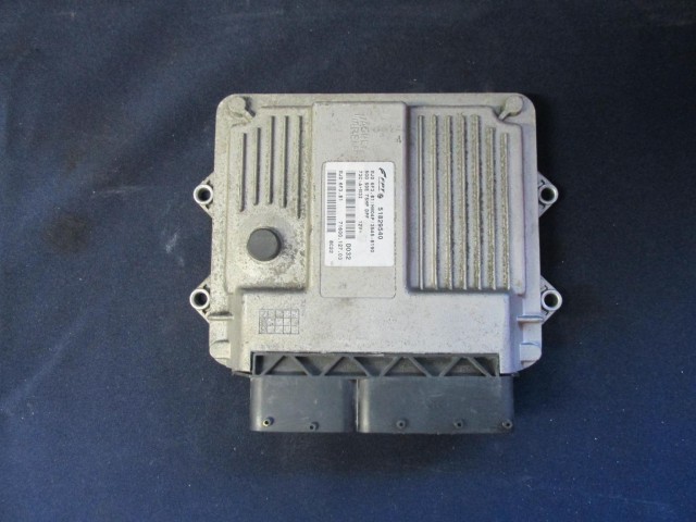 Fiat 500  1,3 16v Mjet motorvezérlő 51829540
