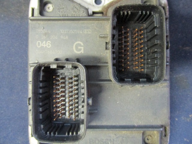 Alfa Romeo 156 2,0 16v Ts Euro 2-es benzines motorvezérlő 46768470, 0261204948