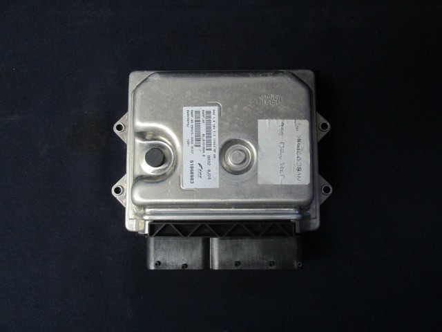 Alfa Romeo Mito 1,4 benzin motorvezérlő 51868983