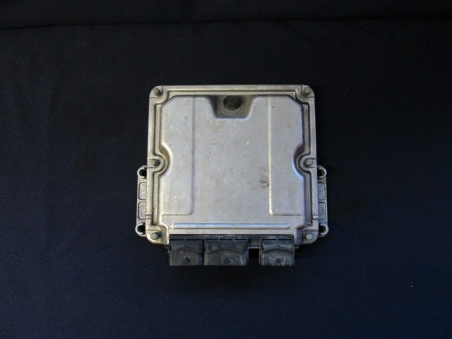 72203 Fiat Ulysse 2,2 Jtd motorvezérlő 0281011800