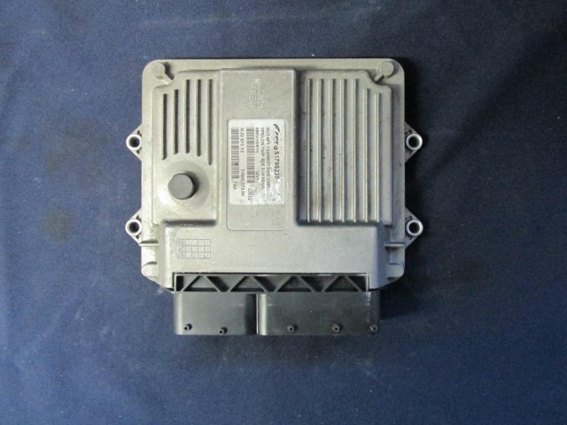 Lancia Ypsilon II. 1,3 16v Diesel motorvezérlő 51795235