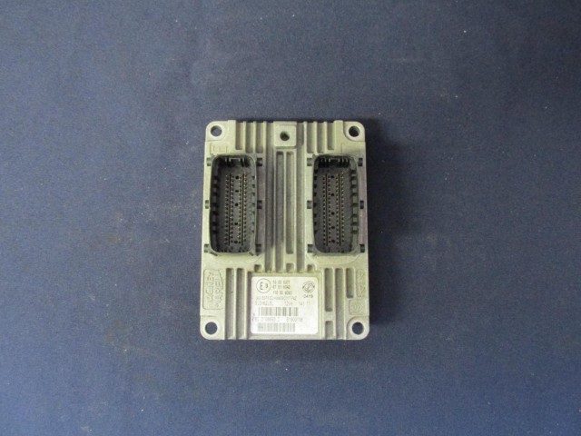 72301 Fiat 500 1,2 benzin motorvezérlő 51903138